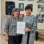 Студентам серебряного возраста вручили сертификаты об окончании компьютерных курсов
