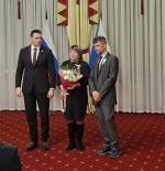 Семья Курдюмовых их поселка Эльбан награждены медалью ордена «Родительская слава»